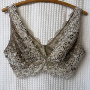 Victorias Secret Lt Brown Sexy Crochet Lace BOHO Plunge V Neck Bralette Sz L